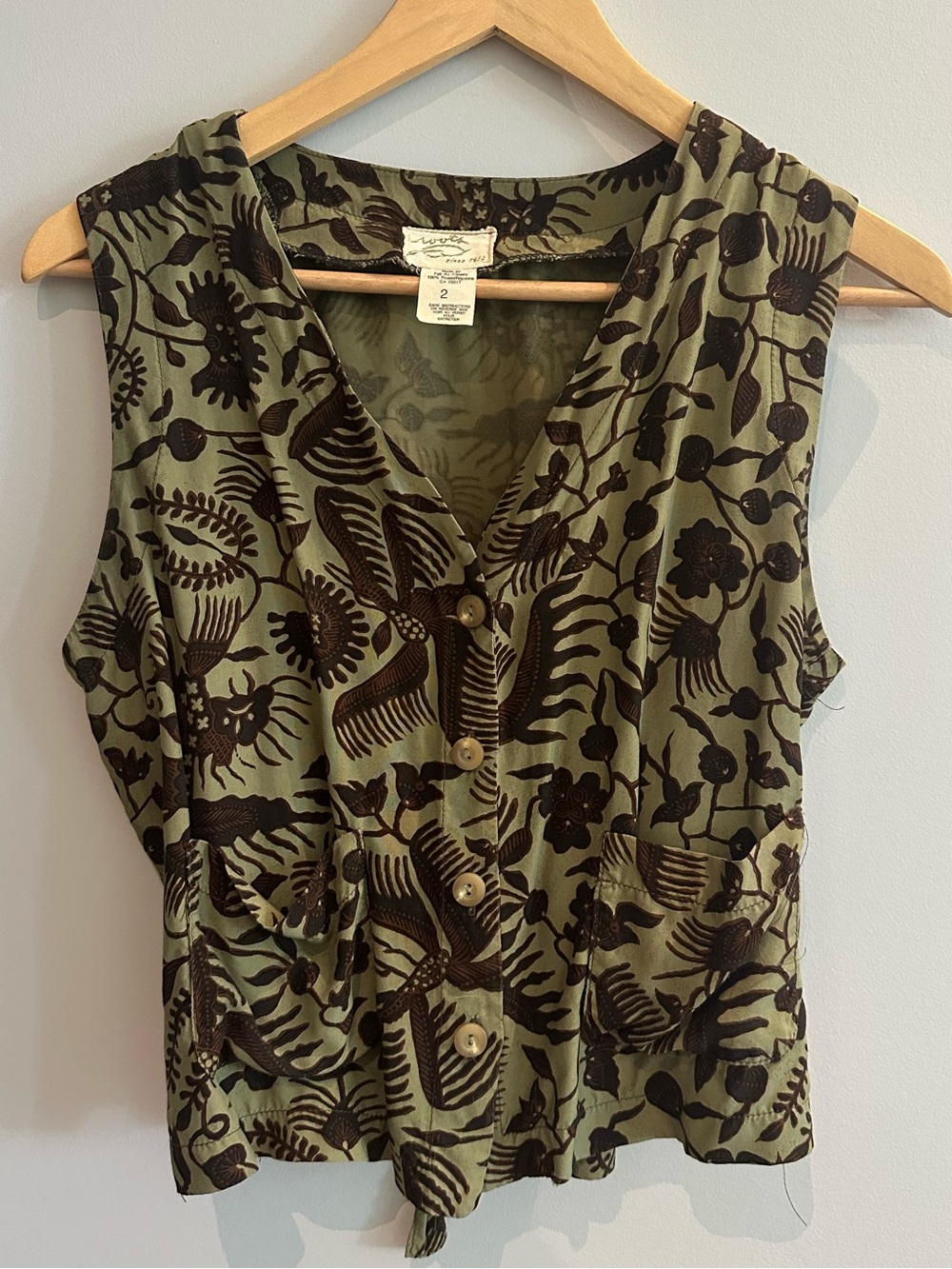 Vintage Roots vest/top Sleeveless Olive Green Floral Print